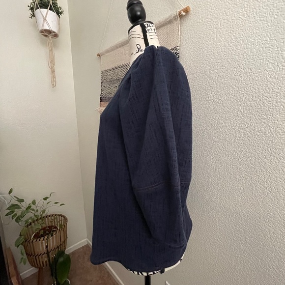 Anthropologie Navy blouse with Balloon sleeves - Picture 3 of 5